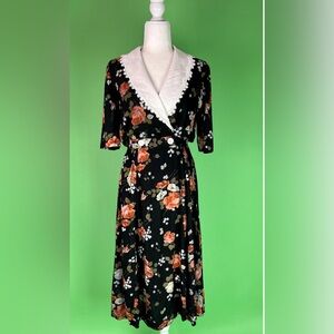 Expo Vtg Modest black Floral Romantic White lace Collar Dress